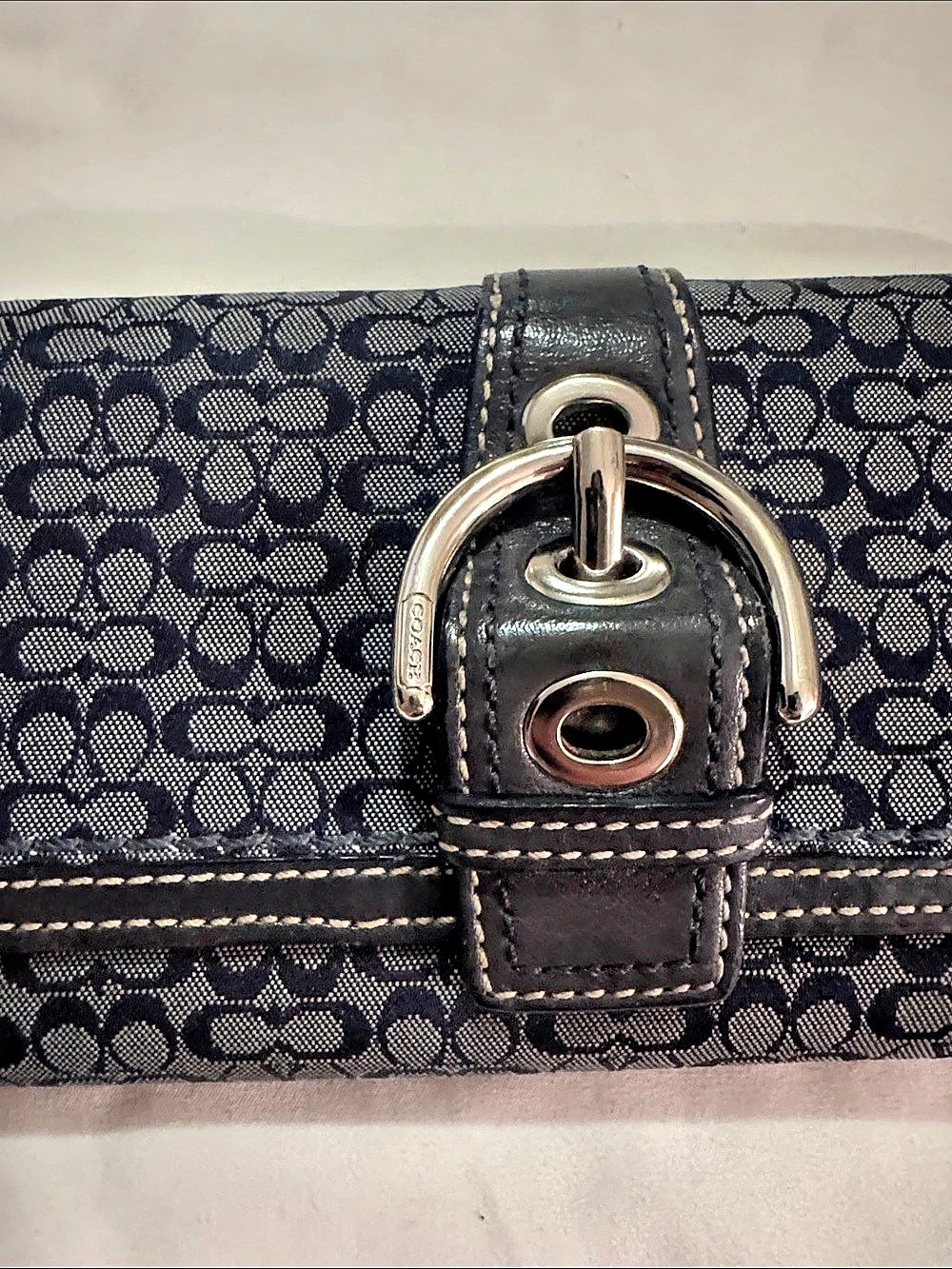Coach Soho Signature Buckle Long Wallet in Black & blue - Picture 2 of 5